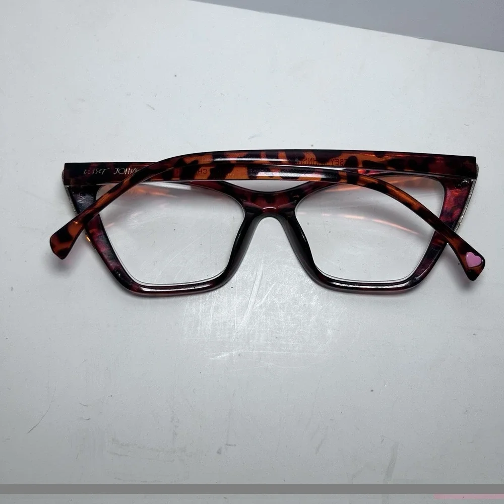 Betsy Johnson Tortoise Shell Gold Filigree Cat Eye Frames With 1.5 Lenses